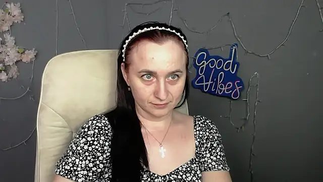 NinaFlawlees webcam