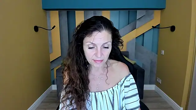 EllaLong webcam