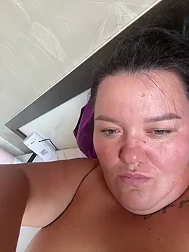 SunnyLeila2101 webcam