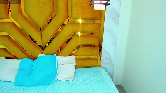 Violett_Cinnamon webcam