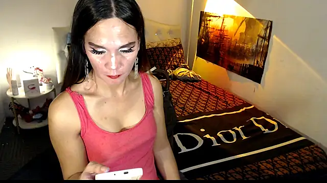 NinaDOM4CUM webcam