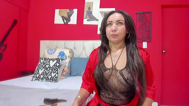 rebecca_milf - Rebecca_Milf's free webcam - UK Sex Cams