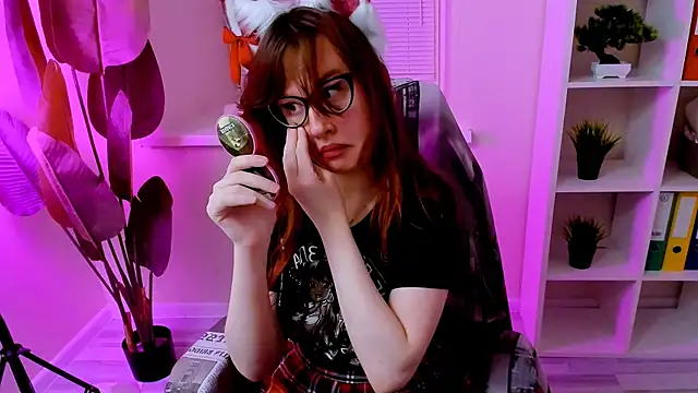 CarolGiggly webcam