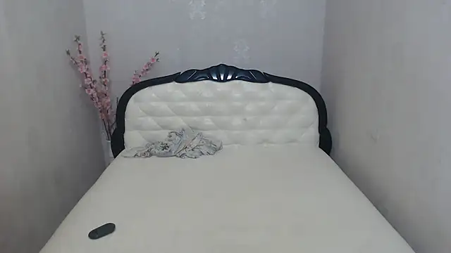 Holliy_Cooper webcam