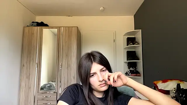 SpanishRooter live cam on StripChat
