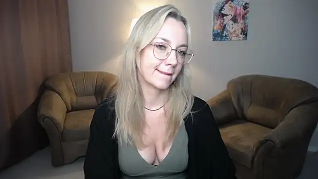 Ava_Elior webcam