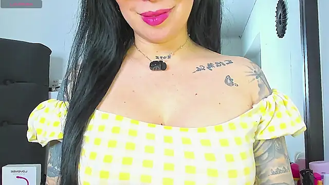 Vicky_hotmilf webcam