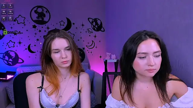 angie_foxy1 live cam on StripChat