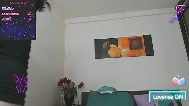 GoldenLunaa webcam