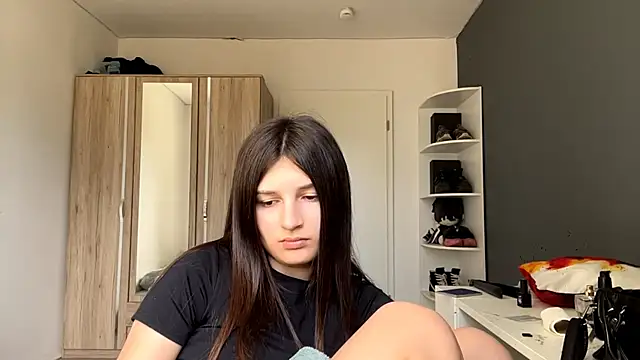 SpanishRooter live cam on StripChat