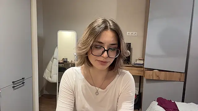 AnnaVelvetFire webcam