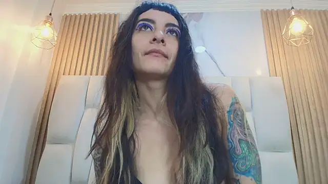 Naughty_Kittenm webcam