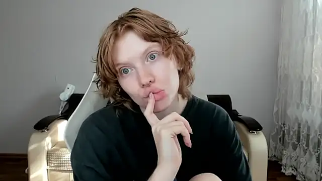 StellaDavis webcam
