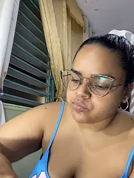 Evabigass webcam