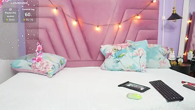 hornybarelylegalgirl webcam
