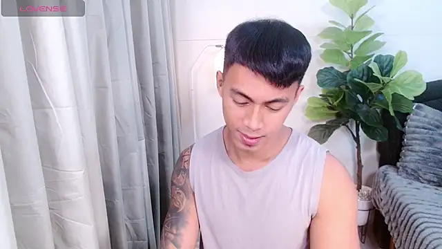 PinooyMilker webcam