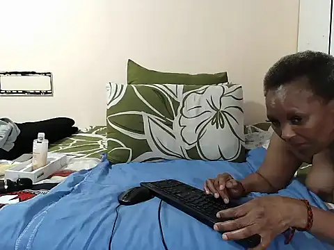 CreamBum1xx webcam