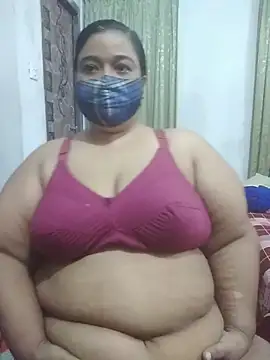 momo_loves webcam