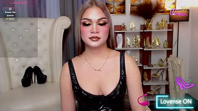 PrettyCockAthena webcam