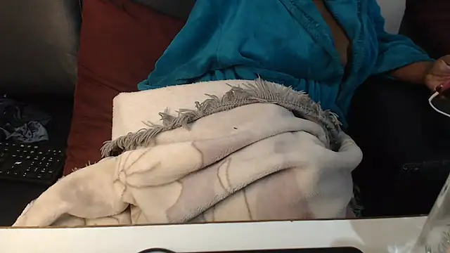 BustyNina41 webcam