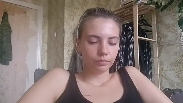Helen18glo webcam
