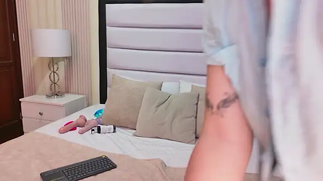 NaomiRossee webcam