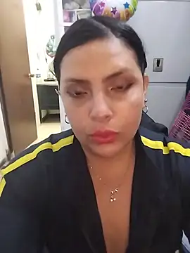 YINNA__24 webcam