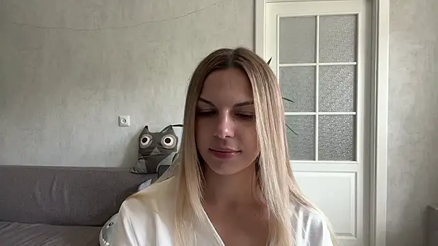 LaraineDomebo webcam