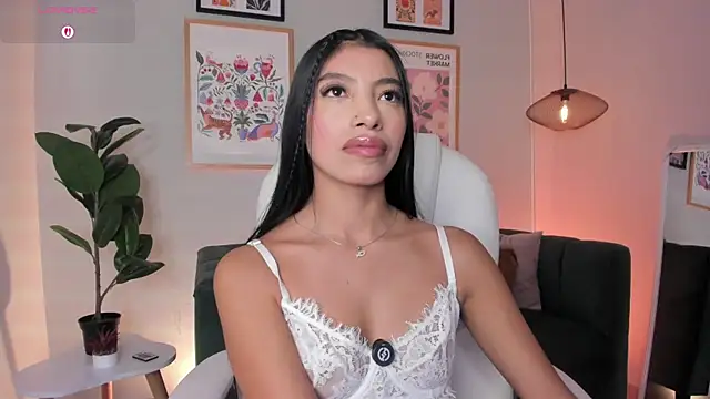 Tiffany_Low webcam
