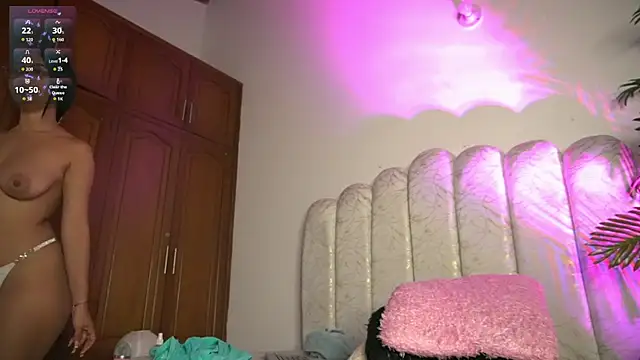 pocahotass_11 live cam on StripChat
