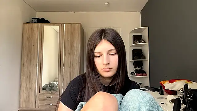 SpanishRooter live cam on StripChat
