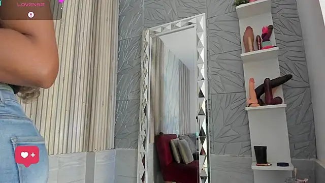 BriannaChelsea webcam