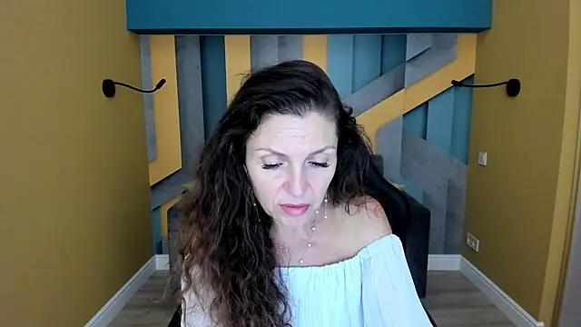 EllaLong webcam