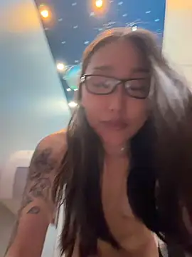 trytomakememoam webcam
