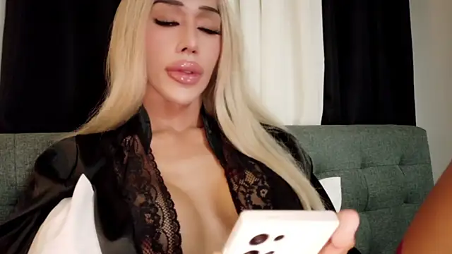 forever_misscandace - Forever_MissCandace's free webcam - UK Sex Cams