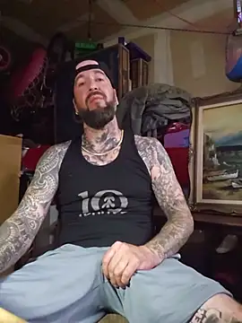 Beardedtattood live cam on StripChat