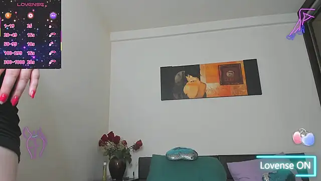 GoldenLunaa webcam