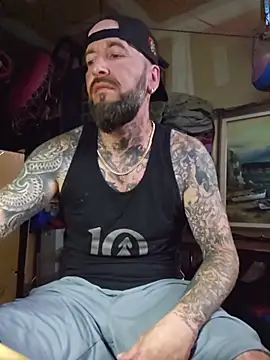 Beardedtattood webcam