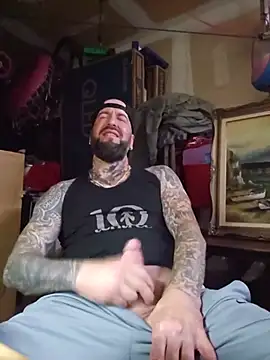Beardedtattood webcam