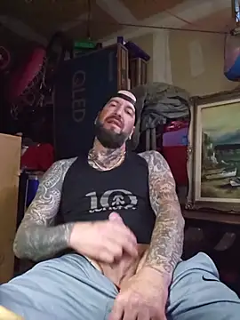 Beardedtattood live cam on StripChat