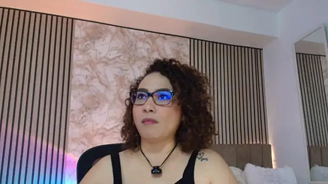 JuliRamirez webcam
