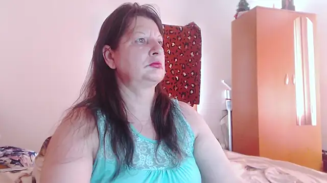 ExtasyMature live cam on StripChat
