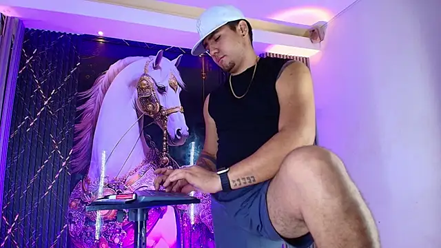 Iam_Josue- live cam on StripChat
