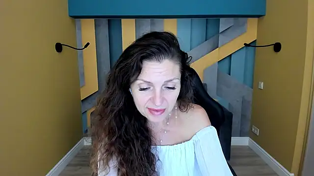 EllaLong webcam