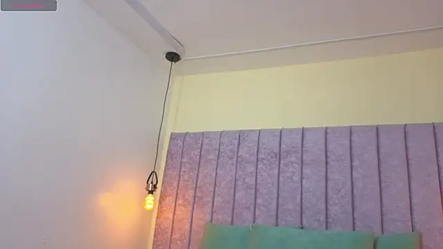 Emma-Burning webcam