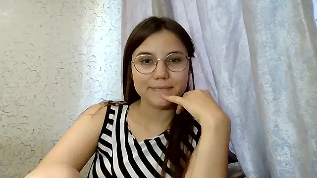 Aurora_Breeze live cam on StripChat