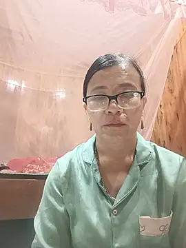 Chilly-wet live cam on StripChat