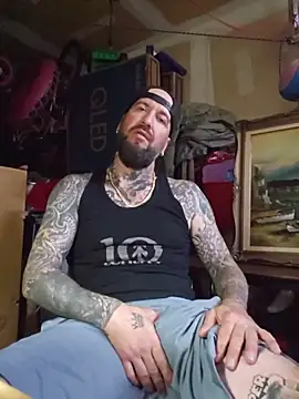 Beardedtattood webcam