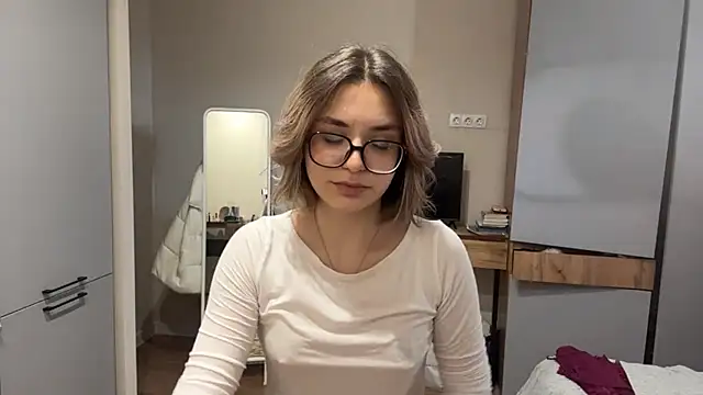 AnnaVelvetFire webcam
