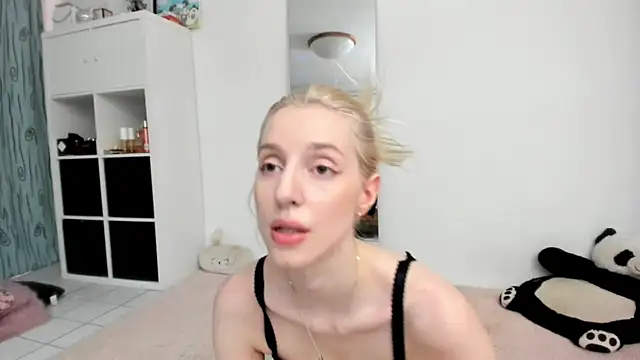 KenzieDawton live cam on StripChat